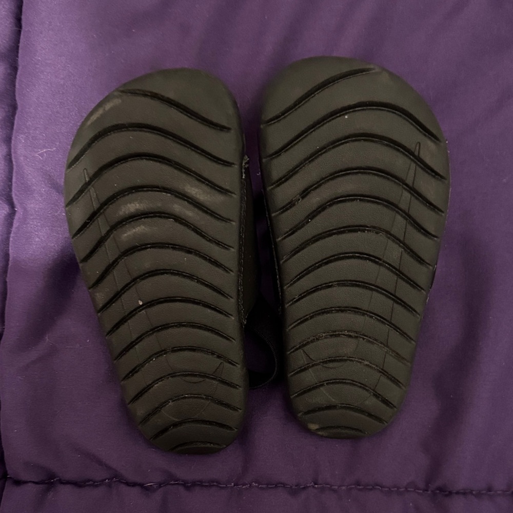 Nike Kids Black and White Slide Sandals - Picture 2 of 2
